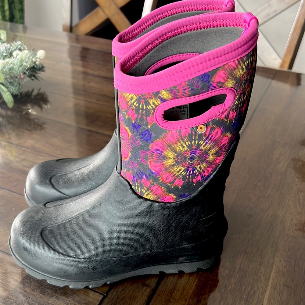 Bogs Neo classic waterproof Boots size 3 youth